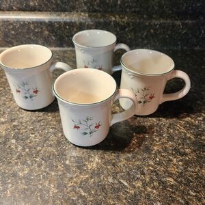 Floral White Ceramic Mugs Set